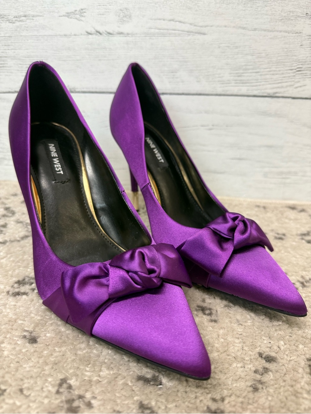 NWT Woman’s Nine West Purple Pointed-Toe Satin Pumps with Bow - Picture 6 of 11